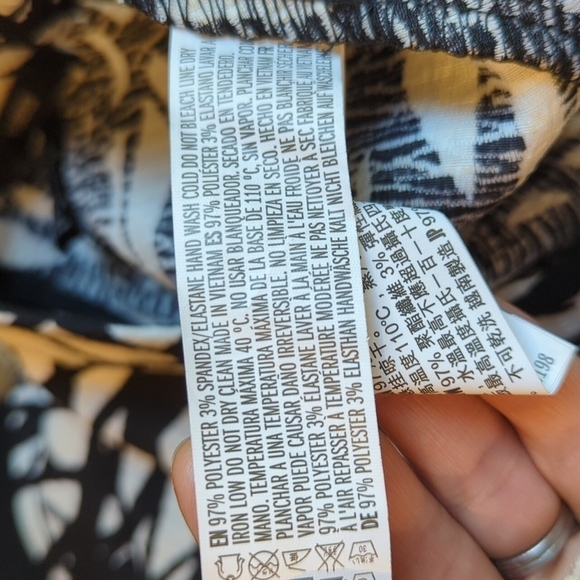 Forever 21 Skater Skirt Mini Knee Length Cream Black XS Grunge Goth Thorns - Picture 8 of 8